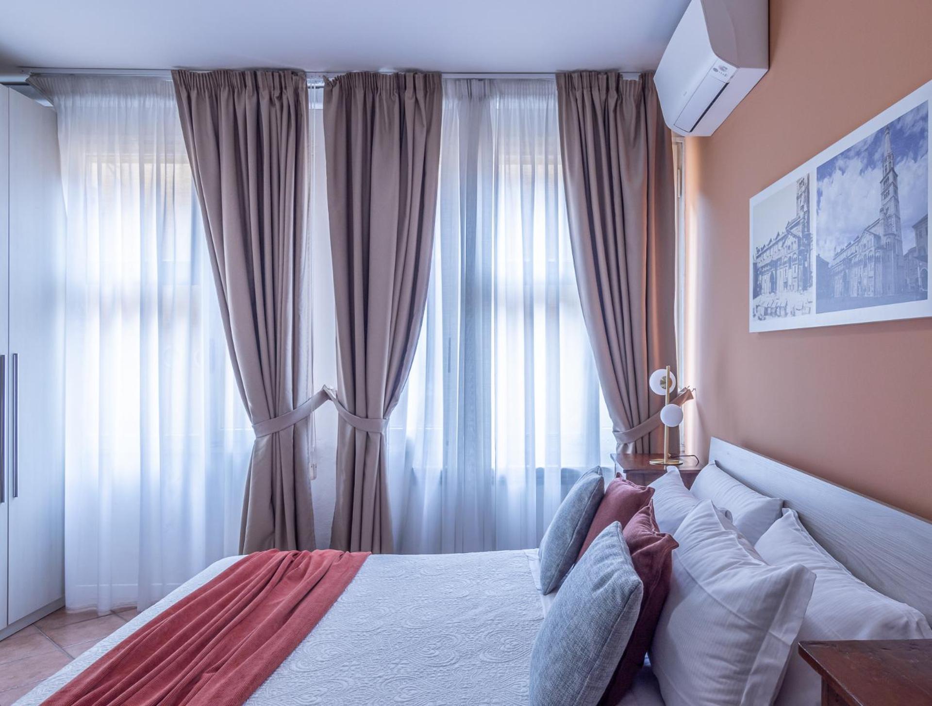 Room & Breakfast Canalino 21 Модена Екстер'єр фото